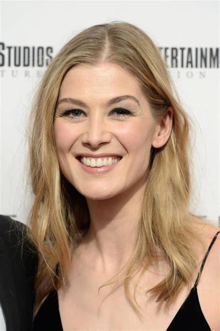 Rosamund Pike Biography